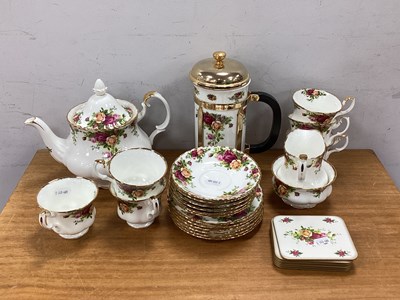 Lot 1131 - Royal Albert Old Country Roses tea service...