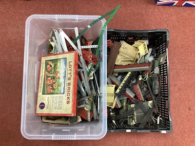 Lot 633 - A Quantity of 'HO' Model Railway, Meccano,...