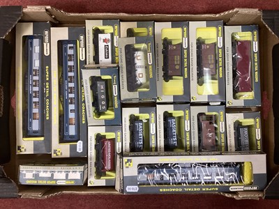 Lot 536 - A quantity of boxed Wrenn OO Gauge Rolling...