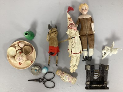 Lot 316 - A Small Collection of Antique and Later...