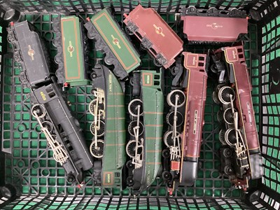 Lot 686 - Five Die-Cast 00 Gauge locomotives by Wrenn...