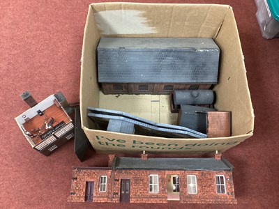 Lot 567 - A quantity of O Gauge 7mm model railway...