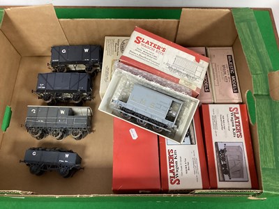 Lot 840 - Twelve 'O' Gauge/7mm Kit Built Wagons, box...