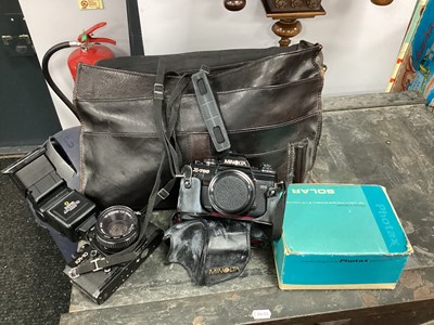 Lot 1085 - Cameras - Minolta X-700, Ricoh KR-10 together...