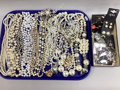 Lot 144 - An Assortment of Imitation Pearl Bead...