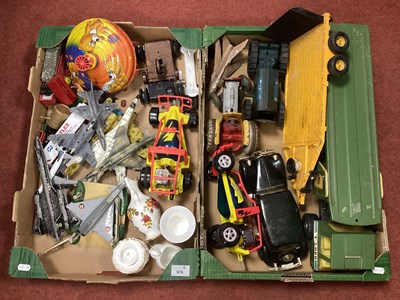 Lot 576 - A Quantity of Diecast, Plastic and Tinplate...