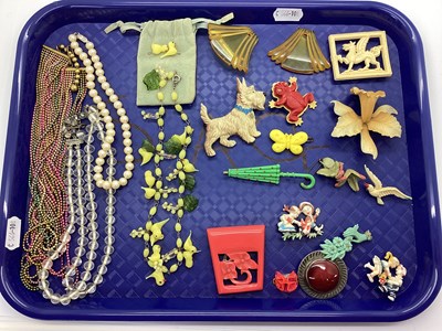 Lot 153 - An Assortment of Vintage and Later Jewellery,...