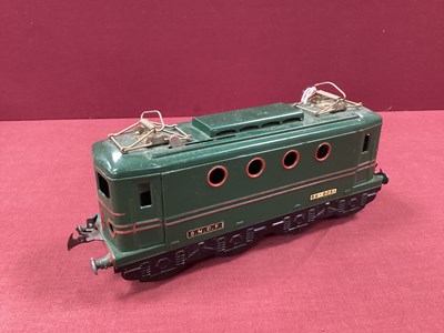 Lot 826 - A Post War French Hornby O Gauge 3-Rail...