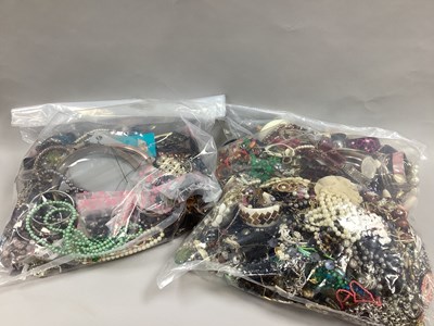 Lot 352 - A Mixed Lot of Assorted Costume Jewellery:-...