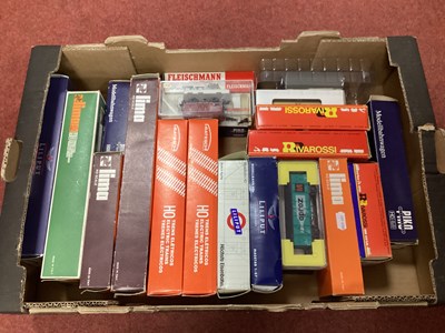 Lot 616 - Twenty HO Gauge Boxed Items of Continental...