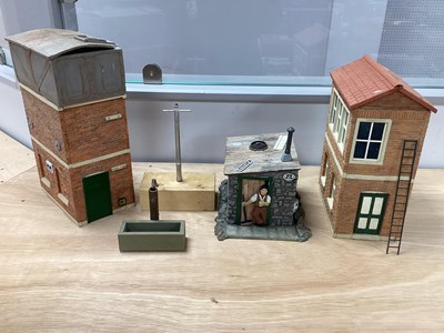 Lot 661 - Three Gauge One/10mm Resin Buildings,...