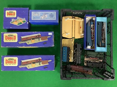 Lot 767 - A Quantity of Hornby Dublo OO Gauge/4mm,...