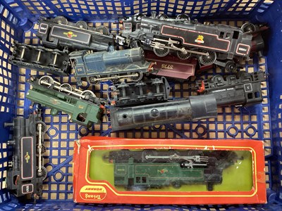 Lot 516 - A Quantity of OO Gauge Tri-ang Locomotives,...