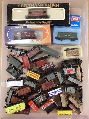 Lot 565 - Approximately Twenty Five N Gauge British...