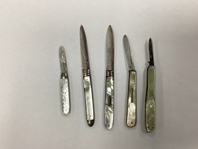 Lot 1299 - Mother of Pearl Single Blade Fruit Knife,...