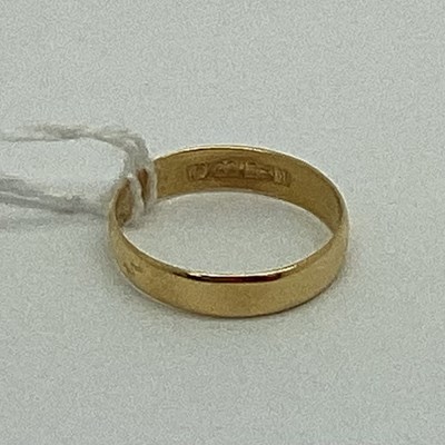 Lot 525 - A Chester Hallmarked 22ct Gold Plain Wedding...