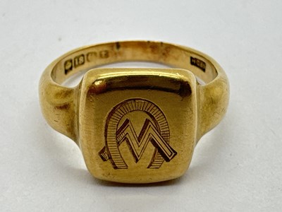 Lot 98 - A Victorian 18ct Gold Signet Ring, the cushion...