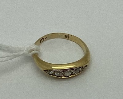 Lot 517 - An Antique Five Stone Diamond Ring, of boat...