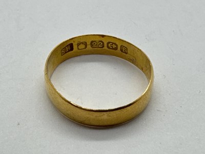 Lot 99 - A Georgian 22ct Plain Slim Band, (damages)...