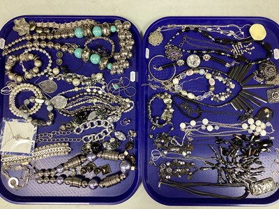 Lot 215 - An Assortment of Modern Costume Jewellery, in...