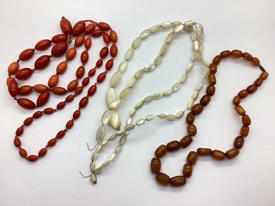 Lot 167 - A Small Collection of Vintage Beaded Single...