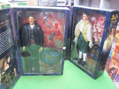 Lot 788 - Two Sideshow Collectibles Buffy The Vampire...