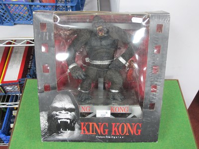 Lot 727 - A McFarlane Toys 'Movie Maniacs 3' King Kong...