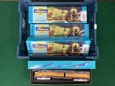 Lot 657 - Four Athearn HO scale American DD40 "two motor"...