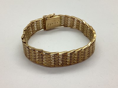 Lot 47 - A 9ct Gold Fancy Link Bracelet, of articulated...