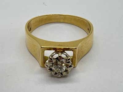 Lot 96 - An 18ct Gold Single Stone Diamond Ring, the...