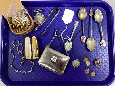 Lot 261 - A Collection of Vintage and Later Items, to...