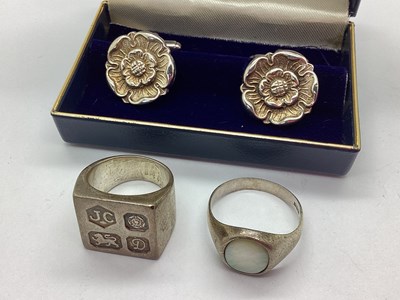 Lot 142 - A Hallmarked Silver Ingot Signet Ring,...