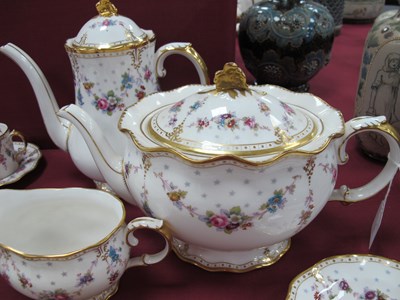 Lot 1076 - A Royal Crown Derby Porcelain 'Royal...