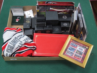 Lot 626 - Manchester United Ephemera, corporate gifts,...