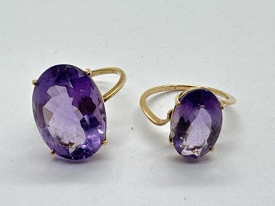 Lot 108 - An Amethyst Set Dress Ring, oval claw set to...