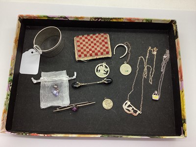 Lot 177 - An Assortment of Vintage and Later Items,...