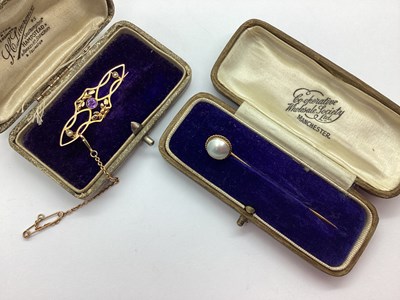 Lot 63 - An Edwardian Amethyst and Seed Pearl Brooch,...