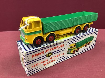 Lot 852 - Dinky Supertoys No 934 - Leyland Octopus Wagon,...