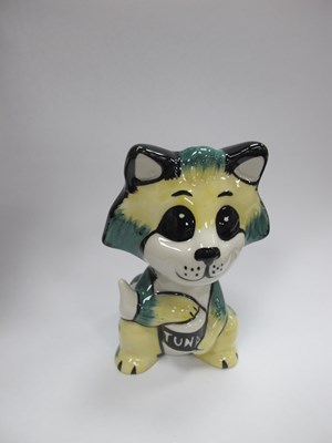 Lot 1230 - Lorna Bailey - Tuna the Cat, 13cm high.