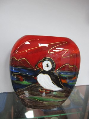 Lot 1233 - Anita Harris Stunning Puffin Purse Vase, 12cm...