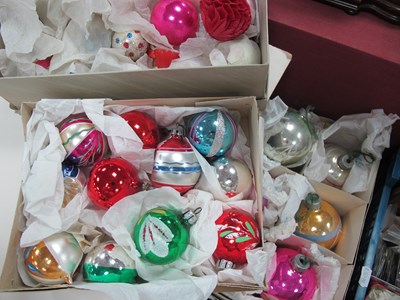 Lot 1334 - Vintage Christmas Decorations/Baubles, in...