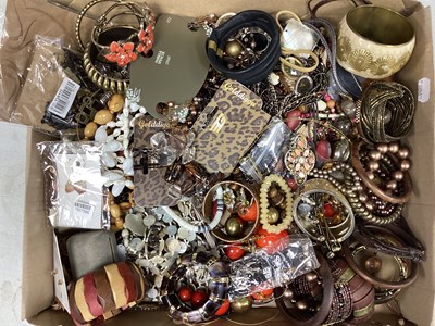 Lot 190 - An Assortment of Costume Jewellery, in hues of...