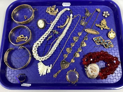 Lot 252 - A Collection of Vintage and Later Jewellery,...