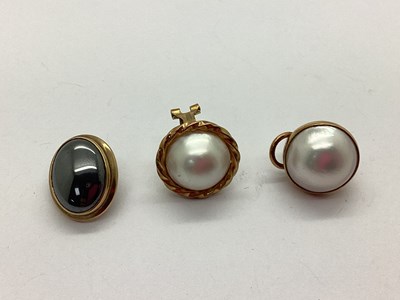 Lot 39 - Three 9ct Gold Single/Odd Earrings, including...