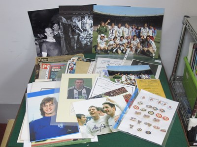 Lot 512 - Football - signed images including Jennings,...