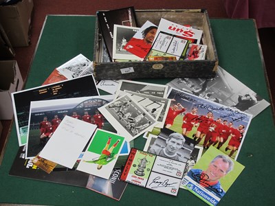 Lot 627 - Liverpool Autographs - Yeats, Smith, Callaghan,...