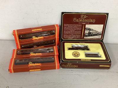 Lot 486 - Boxed Hornby OO Gauge Caledonian Single 4-2-2...