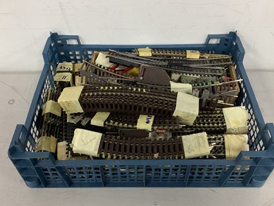 Lot 485 - A quantity of mainly unboxed Hornby-Dublo...