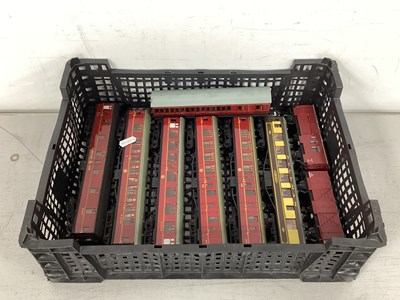 Lot 490 - Nine items of Hornby-Dublo 2 rail rolling...