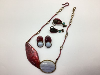 Lot 169 - A Modernist Studio Style Stone Set Necklace,...